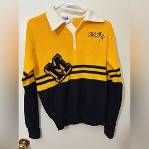 Vintage sweater Size M